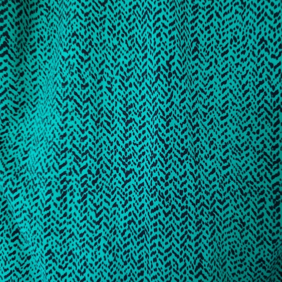 Chaus Green & Black Printed Top Size L - Picture 3 of 5